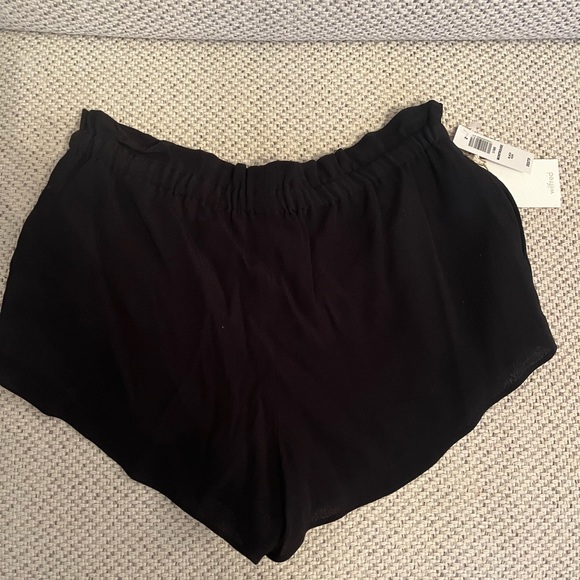 Wilfred Montrouge Shorts - Picture 2 of 2